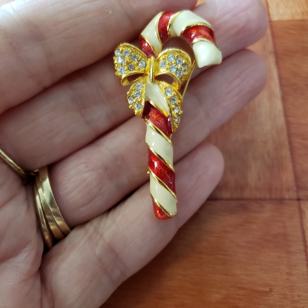 Vintage Enamel Candy Cane Brooch 16$